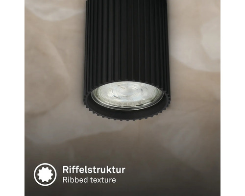Deckenstrahler mit Riffelstruktur.