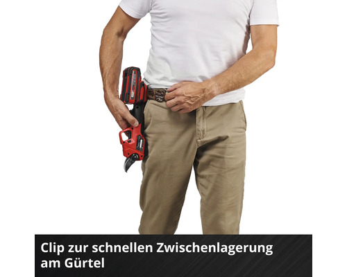 Akku-Astschere mit Gürtelclip für die schnelle Zwischenlagerung am Gürtel.