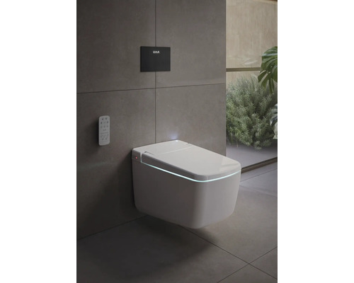 Modernes Badezimmer mit weißem Dusch-WC, Betätigungsplatte mit VitrA Logo und Fernbedienung. Minimalistisches Design mit Fliesen in Steinoptik.