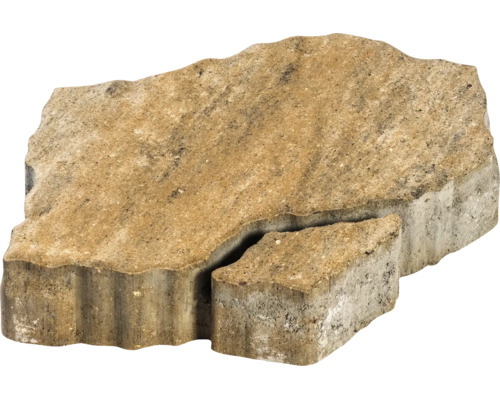 Unregelmäßig geformter Pflasterstein aus Beton in Sandsteinoptik mit strukturierter Oberfläche.