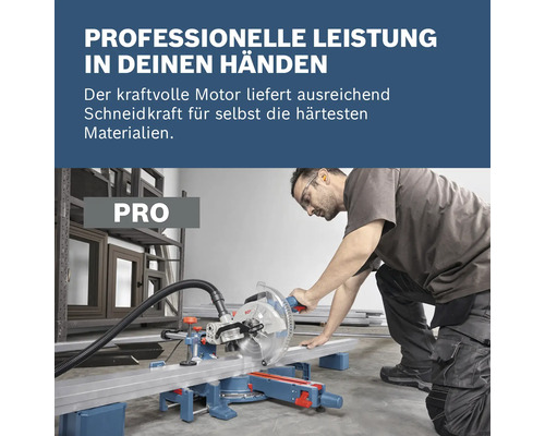 Ein Handwerker schneidet ein Metallprofil mit einer Bosch Kapp- und Gehrungssäge zur professionellen Bearbeitung harter Materialien.