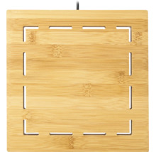 Quadratische Deckenleuchte aus hellem Holz mit rechteckigen Lichtschlitzen.