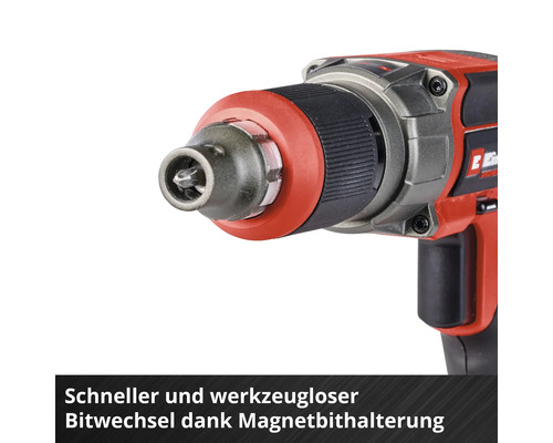 Nahaufnahme eines Akkubohrschraubers mit Magnetbithalterung für einen schnellen und werkzeuglosen Bitwechsel.