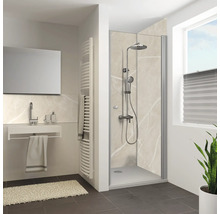 Modernes Badezimmer mit Dusche, Duschkabine aus Glas, Duschsystem und Wandpaneelen in Marmoroptik sowie einem Handtuchheizkörper.