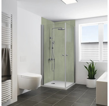 Modernes Badezimmer mit Eckduschkabine, Regendusche und Wandpaneelen in Betonoptik, daneben wandhängendes WC und Handtuchheizkörper.