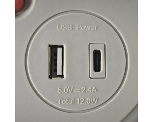 USB-Stromanschluss mit USB-Typ-A- und USB-Typ-C-Buchse, 5,0 Volt, 2,4 Ampere, insgesamt 12,0 Watt.