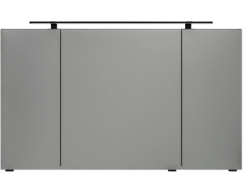 Dreitüriger Spiegelschrank für das Badezimmer mit einer schwarzen LED-Aufsatzleuchte.