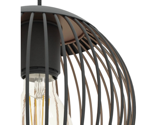 Detailansicht einer Pendelleuchte mit Metallkäfig-Schirm und einer Filament-Lampe.