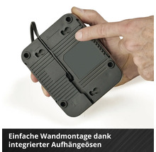 Rückseite eines elektronischen Geräts mit integrierten Aufhängeösen für die Wandmontage.