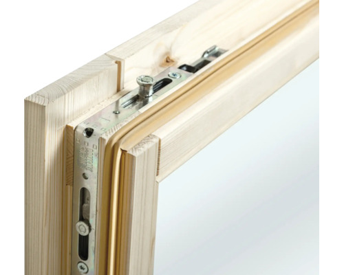 Holzfensterrahmen mit Metallbeschlag, Winkhaus Logo und Dichtung.
