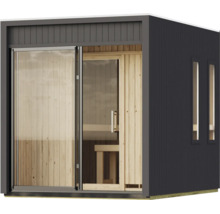 Moderne Gartensauna mit Holzwänden innen und Glasfront für den Außenbereich