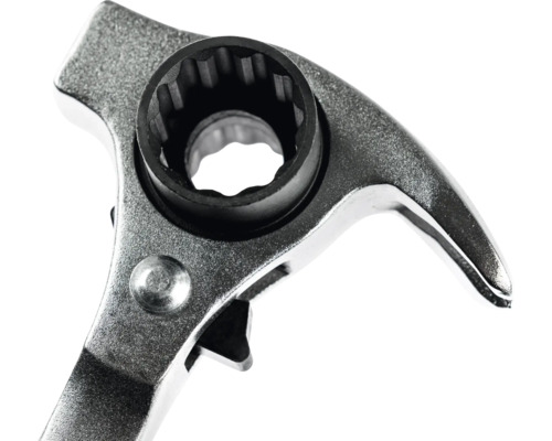 Detailaufnahme einer Gerüstbauratsche aus Metall mit Doppelnuss und Hammerklaue.