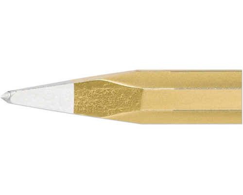 Nahaufnahme der gespitzten Spitze eines goldfarbenen Zimmermannsbleistifts aus Holz mit weißer Mine.