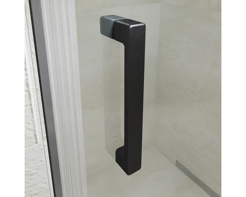 Schwarze, rechteckige Griffstange für eine Glastür im modernen Design.