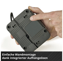Rückseite eines Geräts mit integrierten Aufhängeösen für eine einfache Wandmontage.