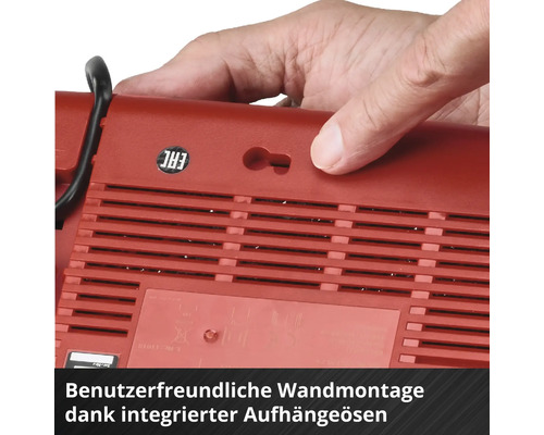 Rückansicht eines roten Elektrogeräts mit integrierter Aufhängeöse für eine einfache Wandmontage.