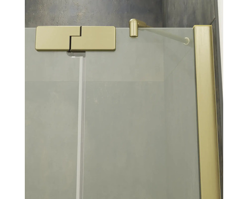 Duschwand aus Glas mit goldenem Profil Scharnier und Stabilisierungsstange zur Montage an der Wand.
