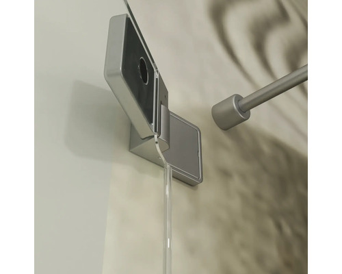 Duschwandbeschlag für eine Glasdusche mit Wandbefestigung und Stabilisierungsstange