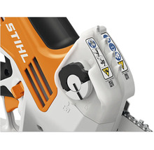 Stihl Motorsäge Detailansicht mit Sicherheitshinweisen und Kettenschnellspannung
