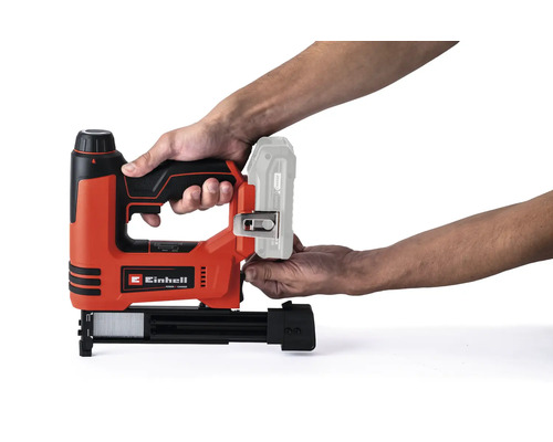 Einhell Akku Tacker mit Einhell Logo, gehalten von einer Hand, zur Verwendung mit Einhell Power X Change Akkus.
