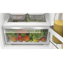 Kühlschrank mit VitaFresh XXL Schublade für Obst und Gemüse mit einstellbarer Feuchtigkeit