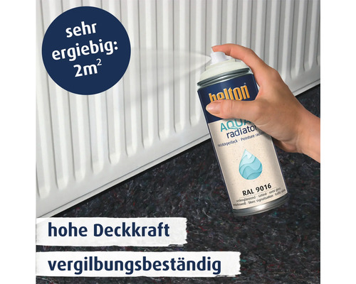 Eine Hand sprüht Belton Aqua Heizkörperlack aus der Dose auf einen Heizkörper für eine hohe Deckkraft und Vergilbungsbeständigkeit.
