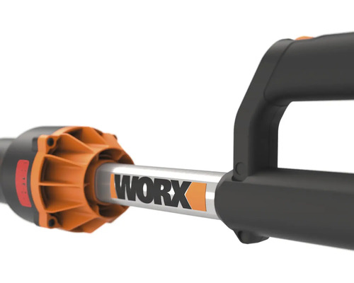 Detailansicht eines Worx Elektrowerkzeugs mit Logo auf dem Stiel