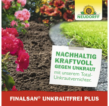 Neudorff Finalsosan Unkrautfrei Plus als nachhaltiger Unkrautvernichter in einem Gartenbeet neben einem Rasen.
