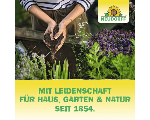 Person pflegt ein Gartenbeet, Neudorff Logo, Text Mit Leidenschaft für Haus Garten und Natur seit 1854