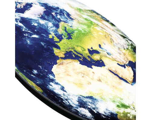 Globus-Design auf einer Tischplatte, zeigt Europa und Afrika