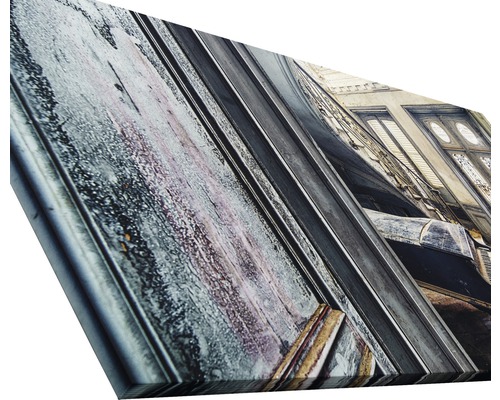 Nahaufnahme eines Wandbildes mit Architekturmotiv