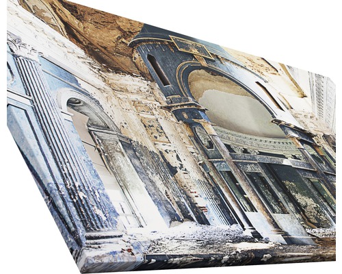 Leinwandbild mit dem Motiv eines verlassenen Gebäudes mit Säulen und Bögen