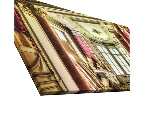 Leinwandbild mit Interieuransicht eines historischen Gebäudes mit Säulen und Fenstern