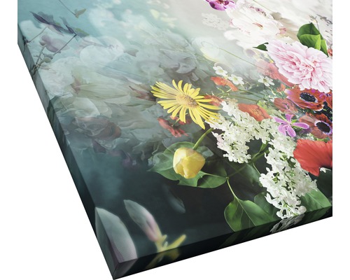 Nahaufnahme einer Leinwand mit Blumenmotiv