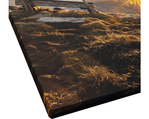 Nahaufnahme einer Leinwand mit dem Aufdruck einer Berglandschaft