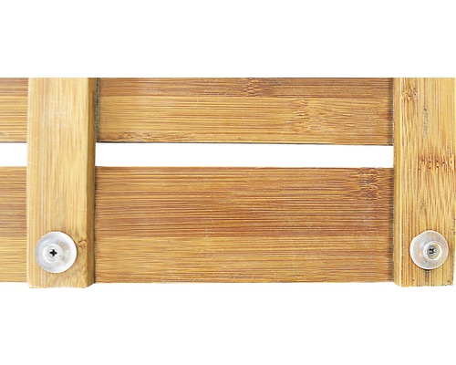 Detailansicht einer Badmatte aus Bambus