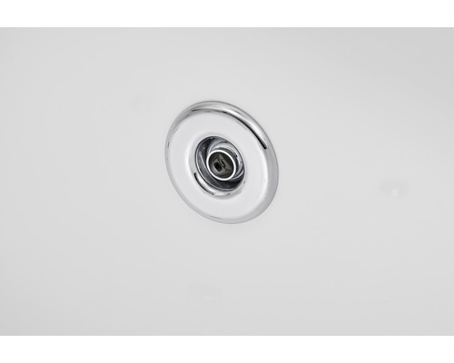 Nahaufnahme einer Whirlpool-Düse aus Metall