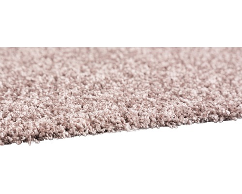 Detailaufnahme eines Teppichs mit hohem Flor