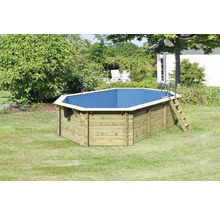 Holzpool mit Leiter im Garten