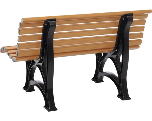 Rückansicht einer Parkbank mit Holzlatten und Beinen aus Gusseisen