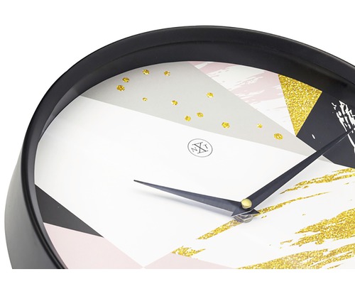 Wanduhr mit geometrischem Muster und Zeigern