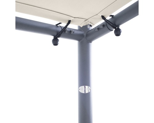 Detailansicht eines Pavillons mit Stoffdach und Metallrahmen
