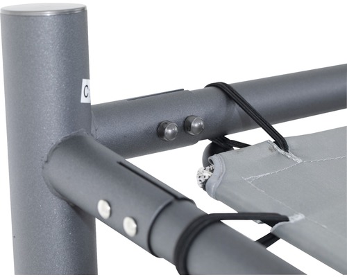 Detailansicht einer Pavillonkonstruktion mit Streben, Verbindungsstücken und Befestigungselementen