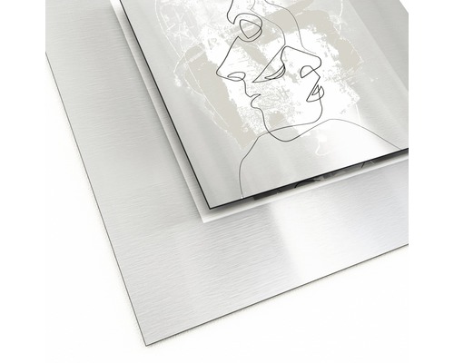 Metallbild mit abstrakter Gesichtsdarstellung