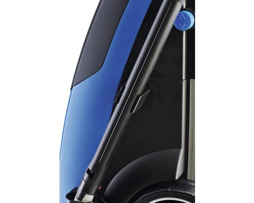 Detailansicht eines blauen und schwarzen Kehrmaschinengehäuses mit Griff