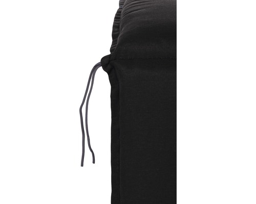 Detailaufnahme einer schwarzen Hose mit Kordelzug