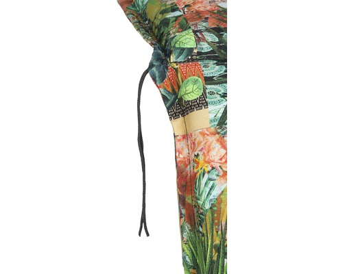 Detailansicht eines Kleidungsstücks mit Blumenmuster und Kordelzug