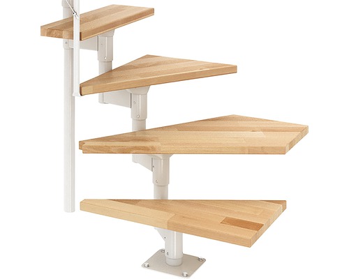 Detailansicht einer Raumspartreppe mit Holzstufen und Metallgeländer