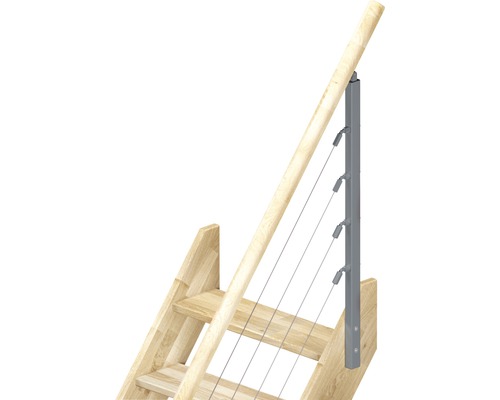 Holztreppe mit Geländer aus Edelstahlseilen und Holzhandlauf