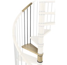 Detail einer Holzwendeltreppe mit Geländer
